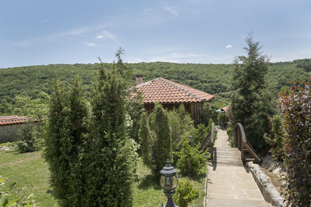 Ecocomplex Katuniszcze Hotel Katunishte Buitenkant foto