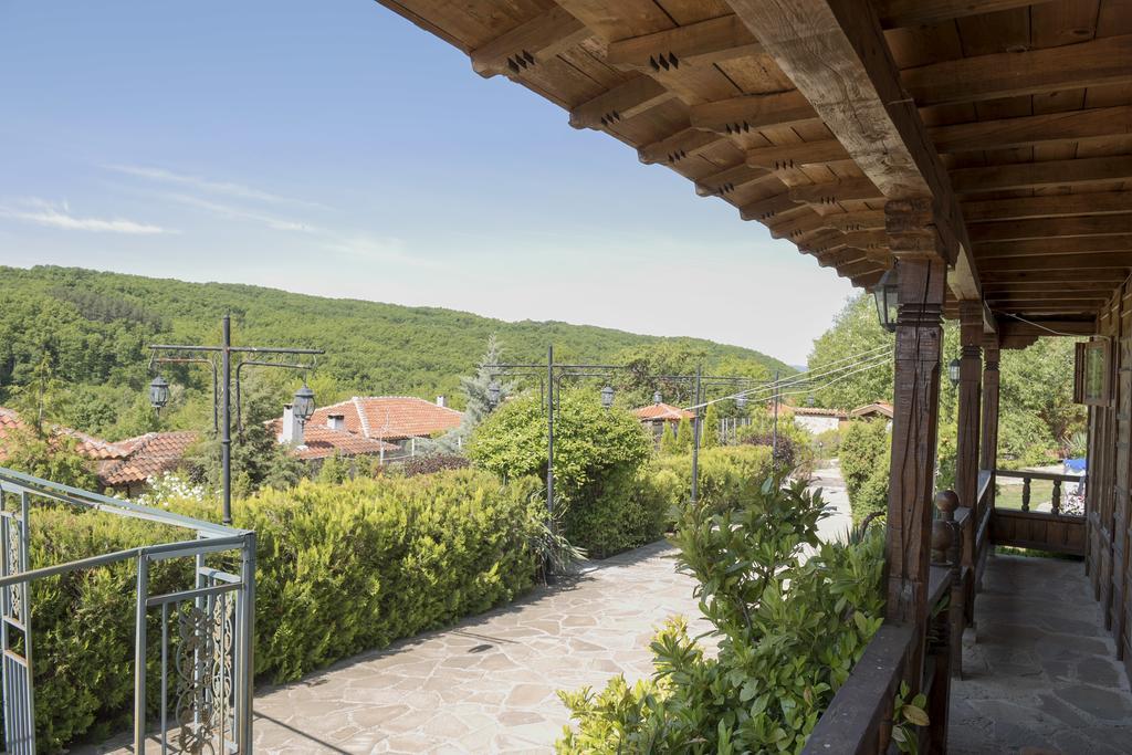 Ecocomplex Katuniszcze Hotel Katunishte Buitenkant foto